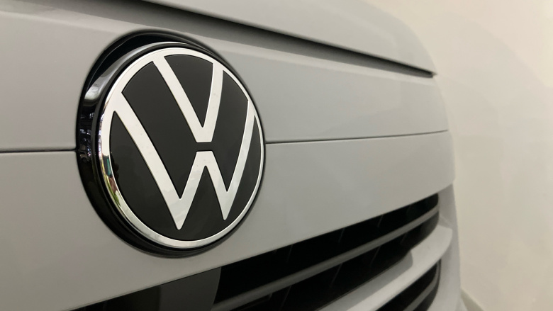 Volkswagen Transporter T32 Swb Electric 160kW 65kWh Commerce Pro Van Auto